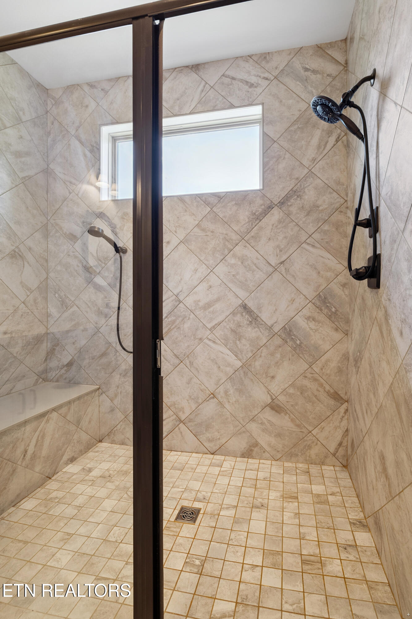 160 Cheeyo Way Loudon, TN 37774 - Photo 14 of 22 Walk_in Shower