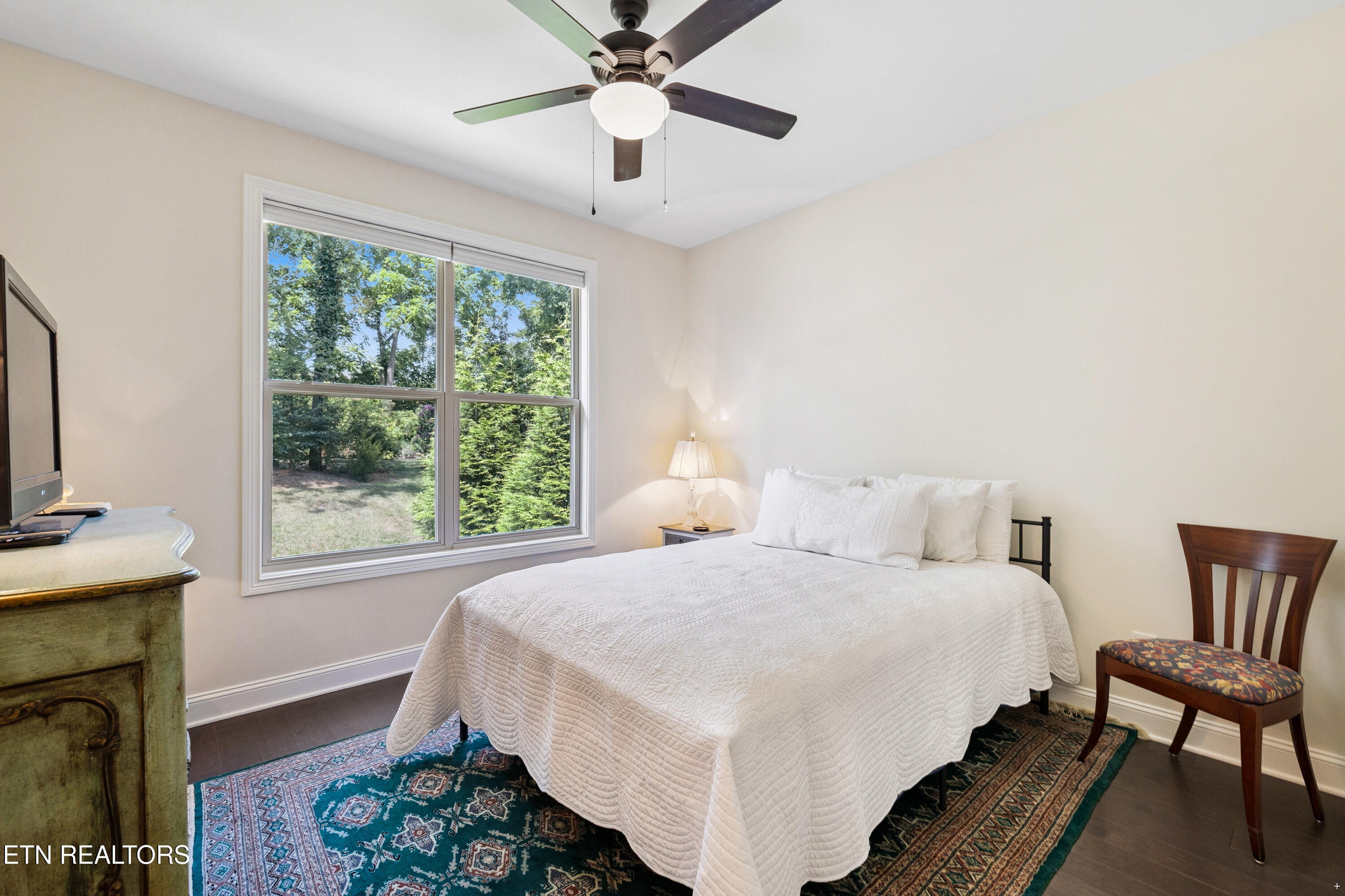 160 Cheeyo Way Loudon, TN 37774 - Photo 16 of 22 Guest room