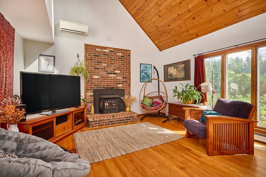 38 Huntington Road Hadley, MA 01035 - Photo 4 of 33 Gallery Image 4