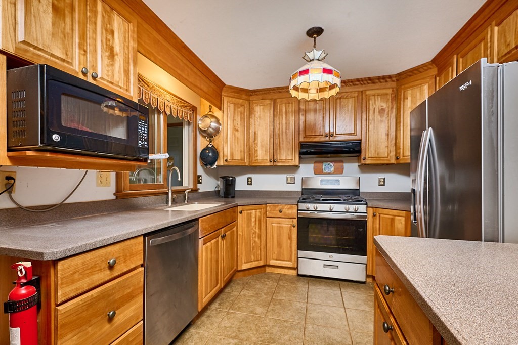 38 Huntington Road Hadley, MA 01035 - Photo 8 of 33 Gallery Image 8