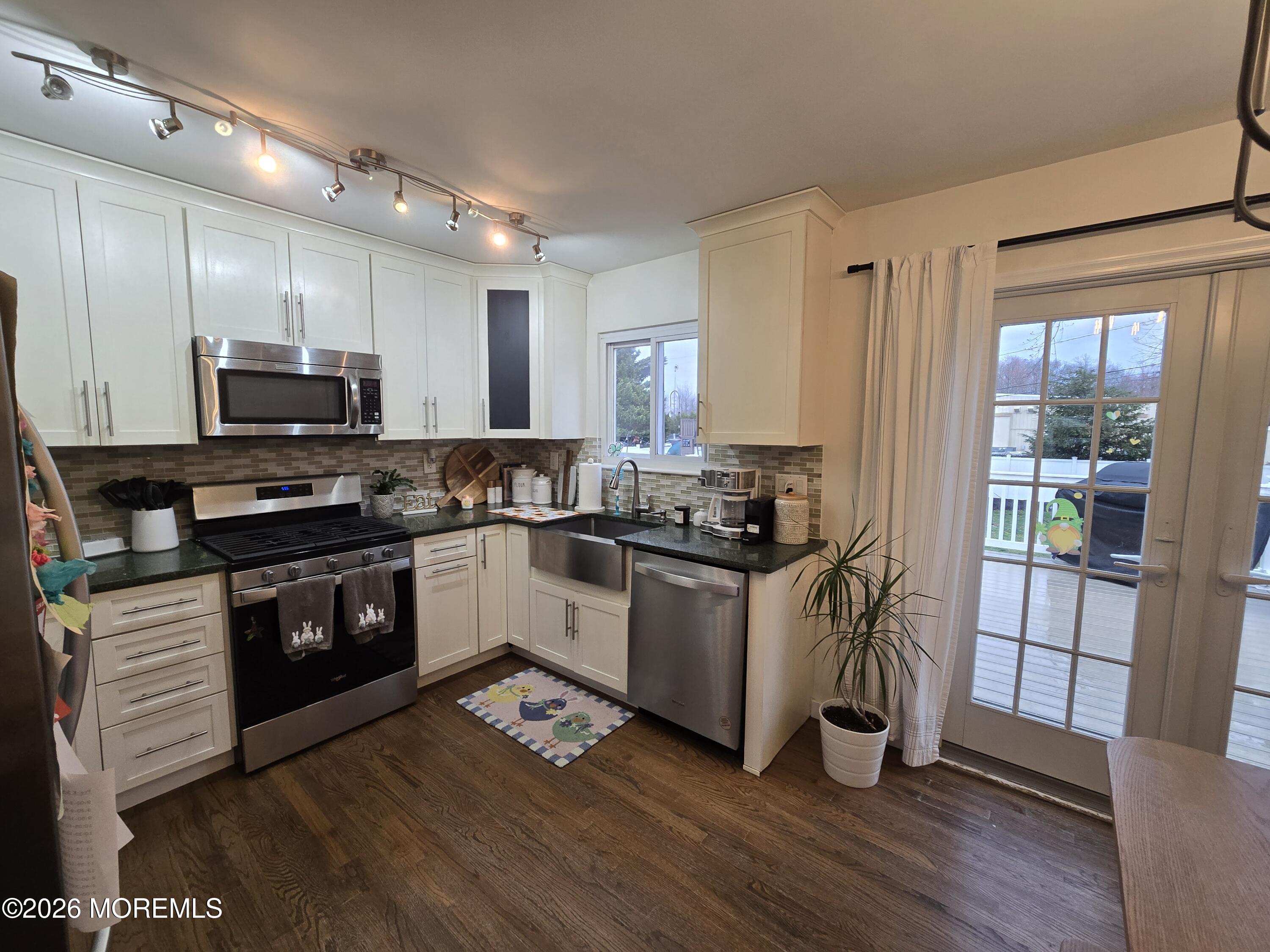 5 Stratton Place Middletown, NJ 07748 - Photo 11 of 21 20260323_175550