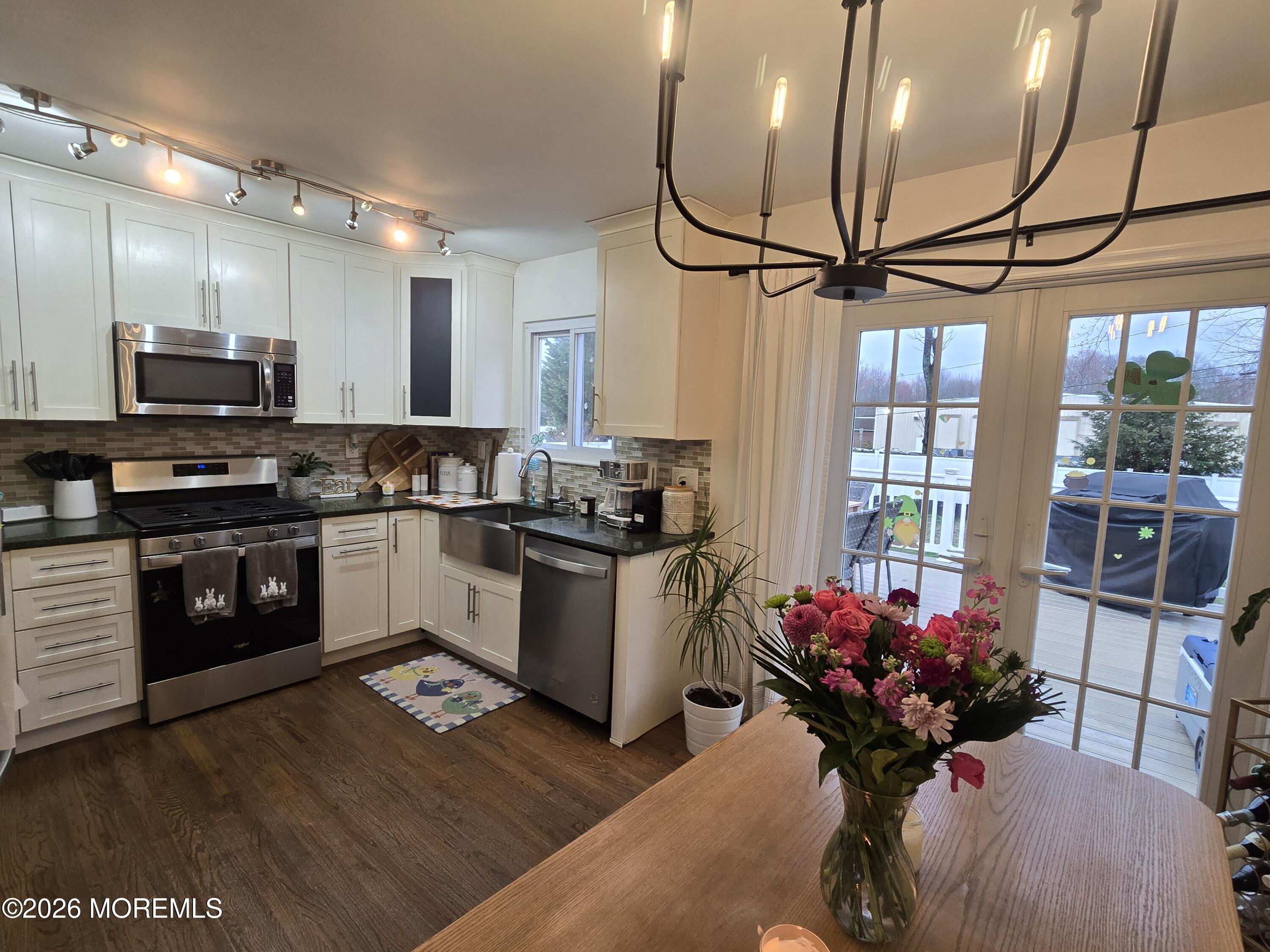 5 Stratton Place Middletown, NJ 07748 - Photo 10 of 21 20260323_175615