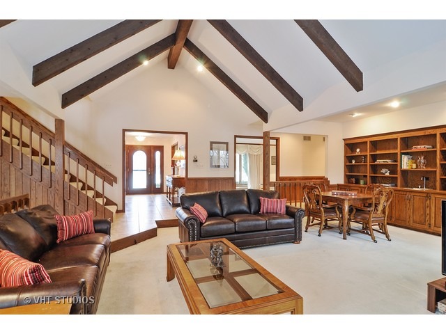 2201 Shetland Road Barrington, IL 60010 - Photo 8 of 25