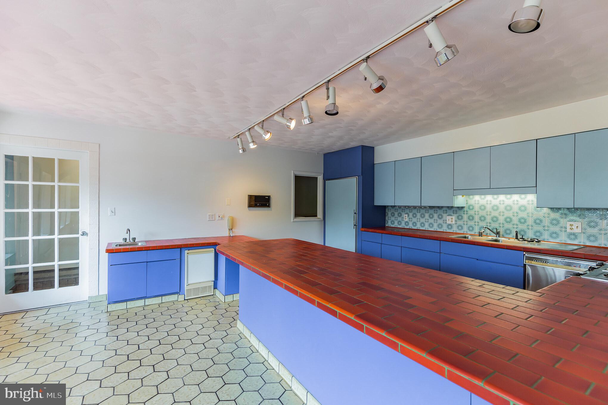 13290 Olivet Road Lusby, MD 20657 - Photo 8 of 35 Colors and tiles of Ukraine influence