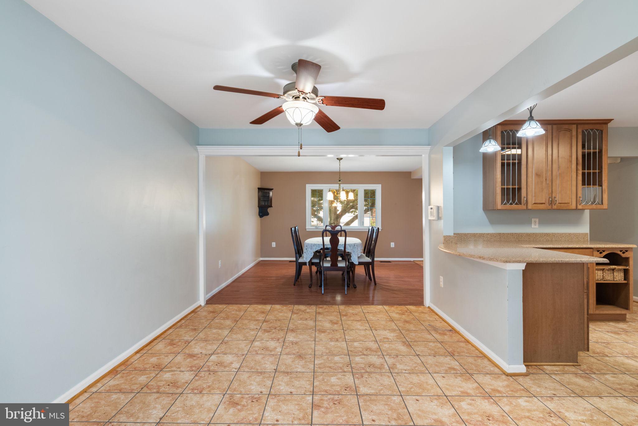 4084 Braxton Road Chantilly, VA 20151 - Photo 7 of 46