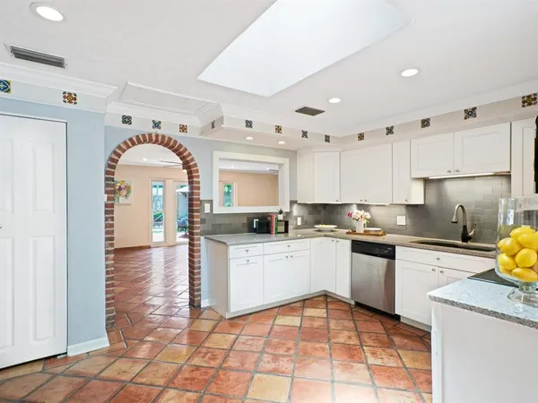 $6,900 | 1127 South Osprey Avenue, Sarasota, FL 34236