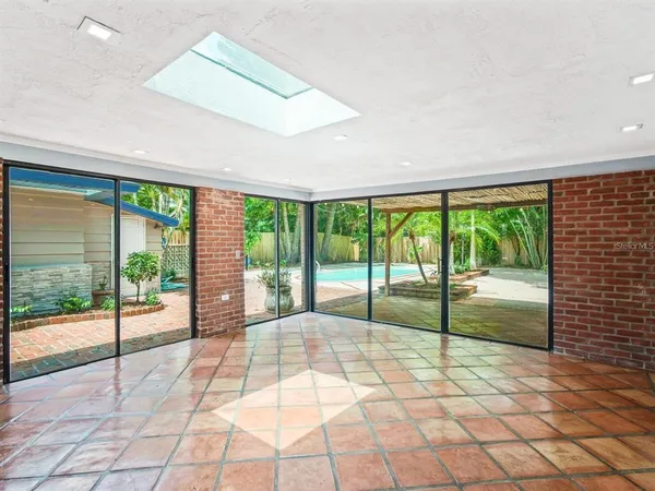 $6,900 | 1127 South Osprey Avenue, Sarasota, FL 34236