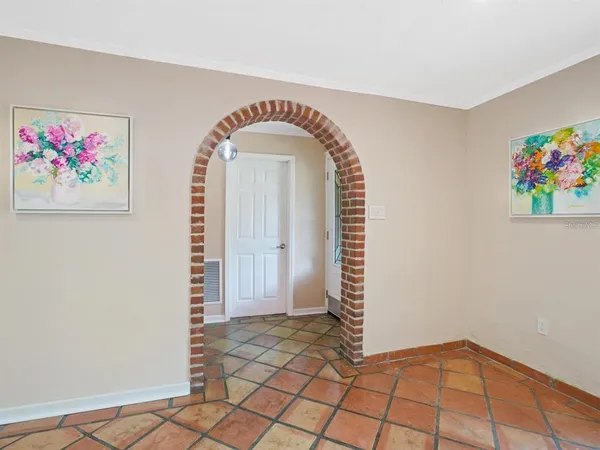 $6,900 | 1127 South Osprey Avenue, Sarasota, FL 34236