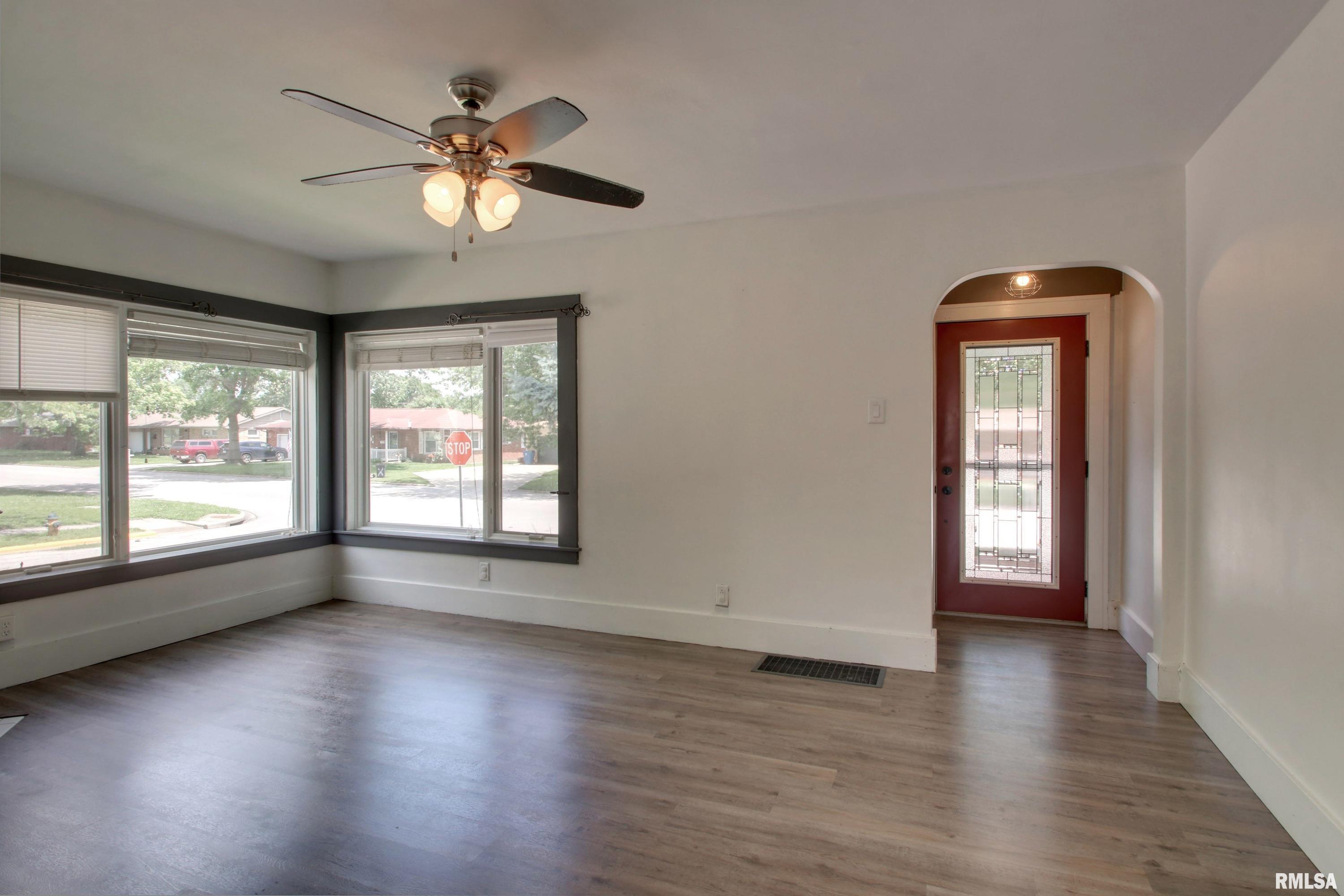 1300 South 24th Street Quincy, IL 62301 - Photo 2 of 24