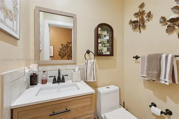 $97,000 | 6260 Northeast 18th Avenue, Unit 823, Fort Lauderdale, FL 33334