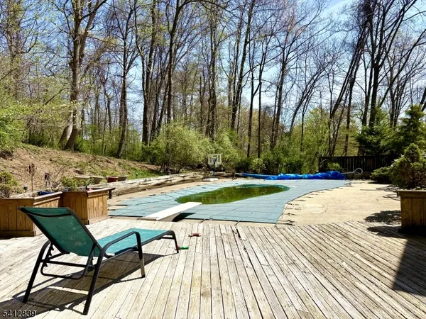 $880,000 | 6 Rock Spring Road, Chester, NJ 07930