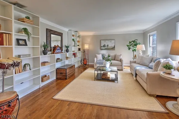 $880,000 | 6 Rock Spring Road, Chester, NJ 07930