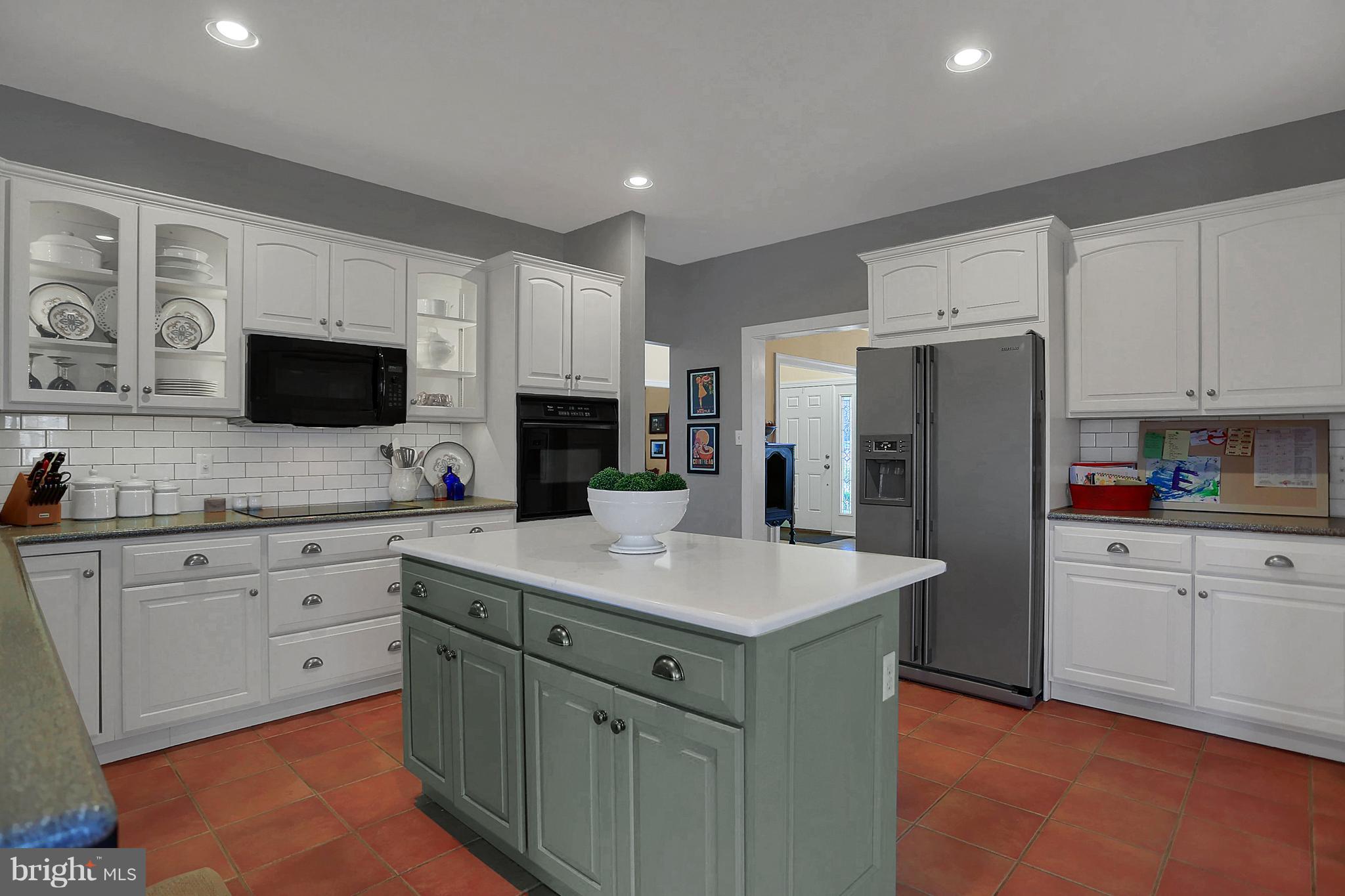 1026 Hunters Path Lancaster, PA 17601 - Photo 6 of 26 Gallery Image 6
