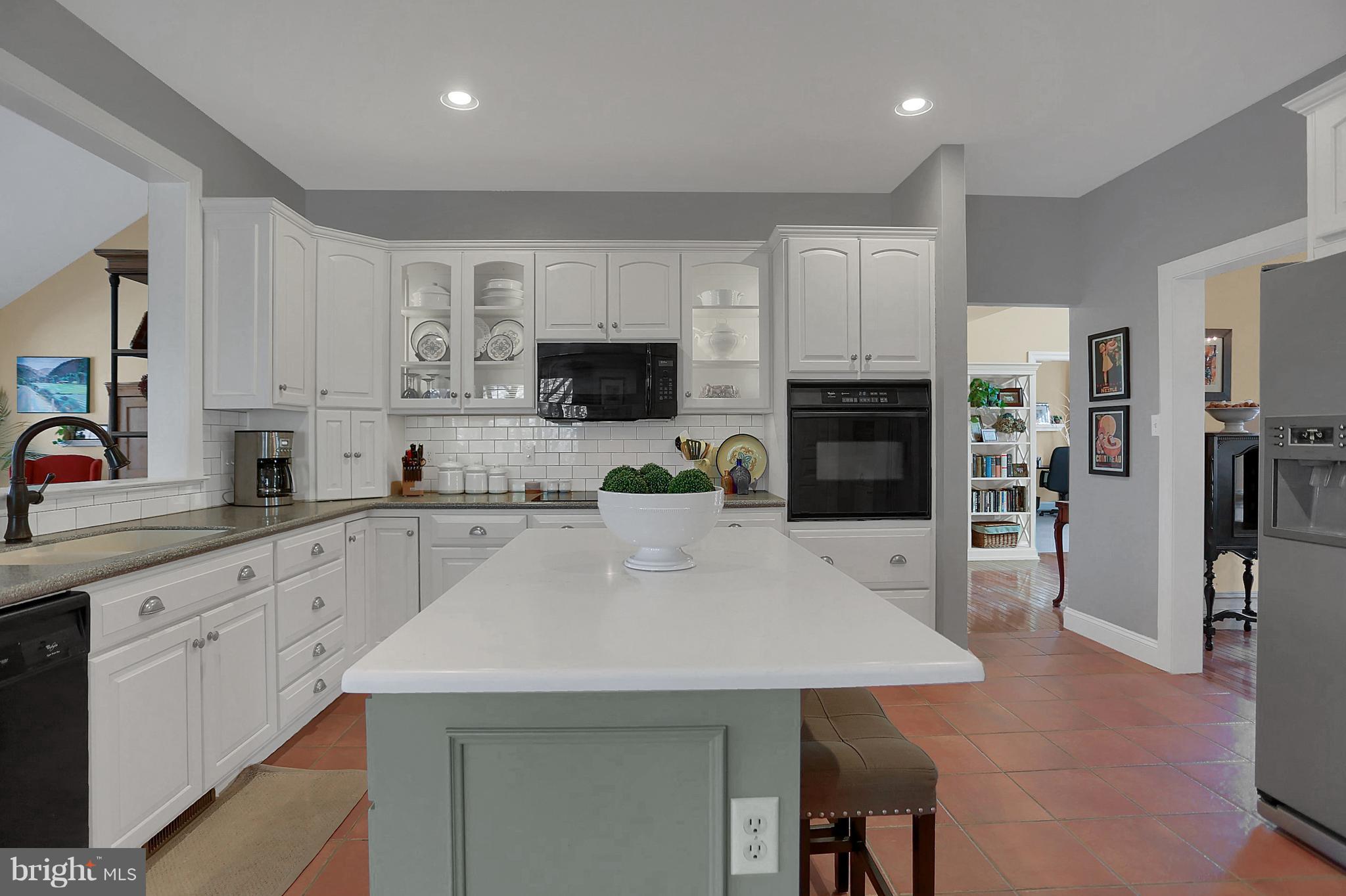 1026 Hunters Path Lancaster, PA 17601 - Photo 7 of 26 Gallery Image 7