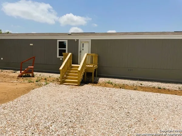 $1,100 | 277 County Road 1647, Unit 2, Moore, TX 78057