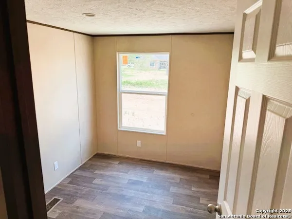 $1,100 | 277 County Road 1647, Unit 2, Moore, TX 78057