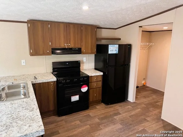 $1,100 | 277 County Road 1647, Unit 2, Moore, TX 78057