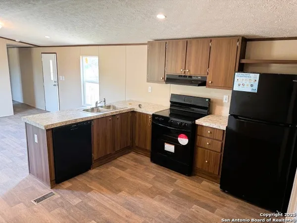$1,100 | 277 County Road 1647, Unit 2, Moore, TX 78057