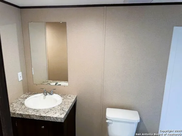 $1,100 | 277 County Road 1647, Unit 2, Moore, TX 78057