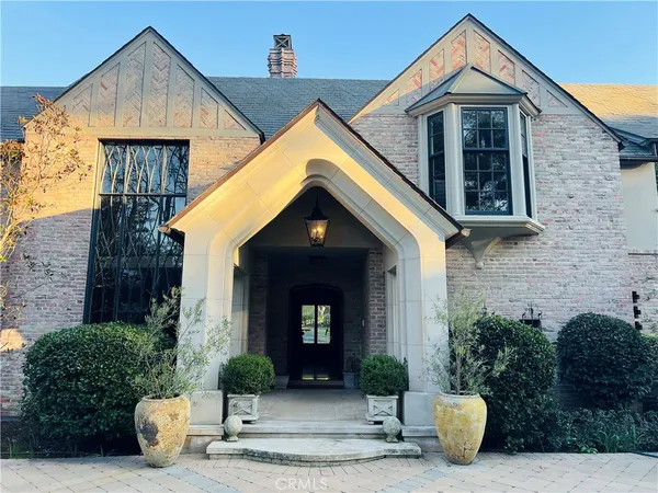 a view of an entryway