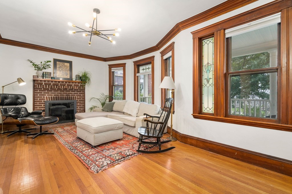 32 Commonwealth Road, Unit 1 Watertown, MA 02472 - Photo 4 of 27 Gallery Image 4