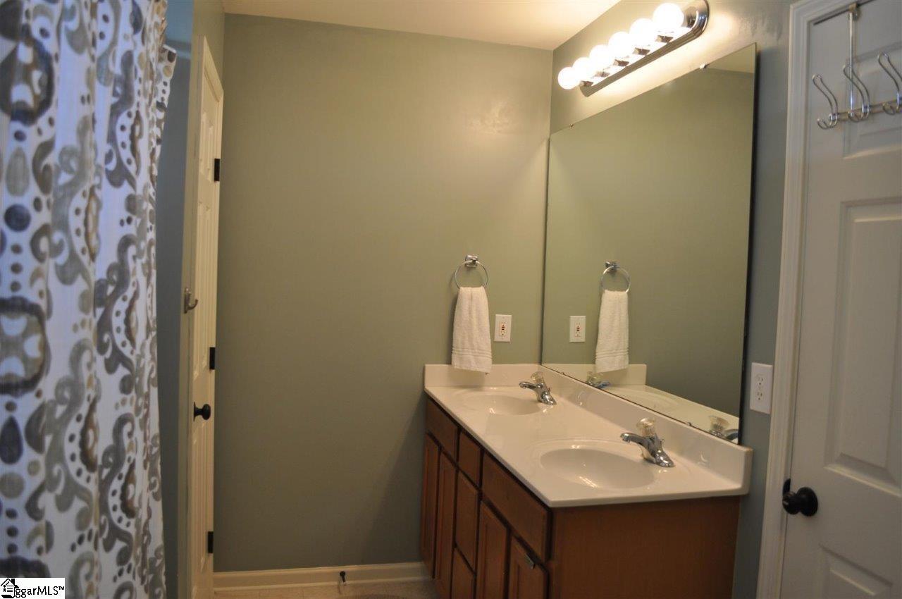 104 Ridgeleigh Way Simpsonville, SC 29681 - Photo 17 of 25 Gallery Image 17