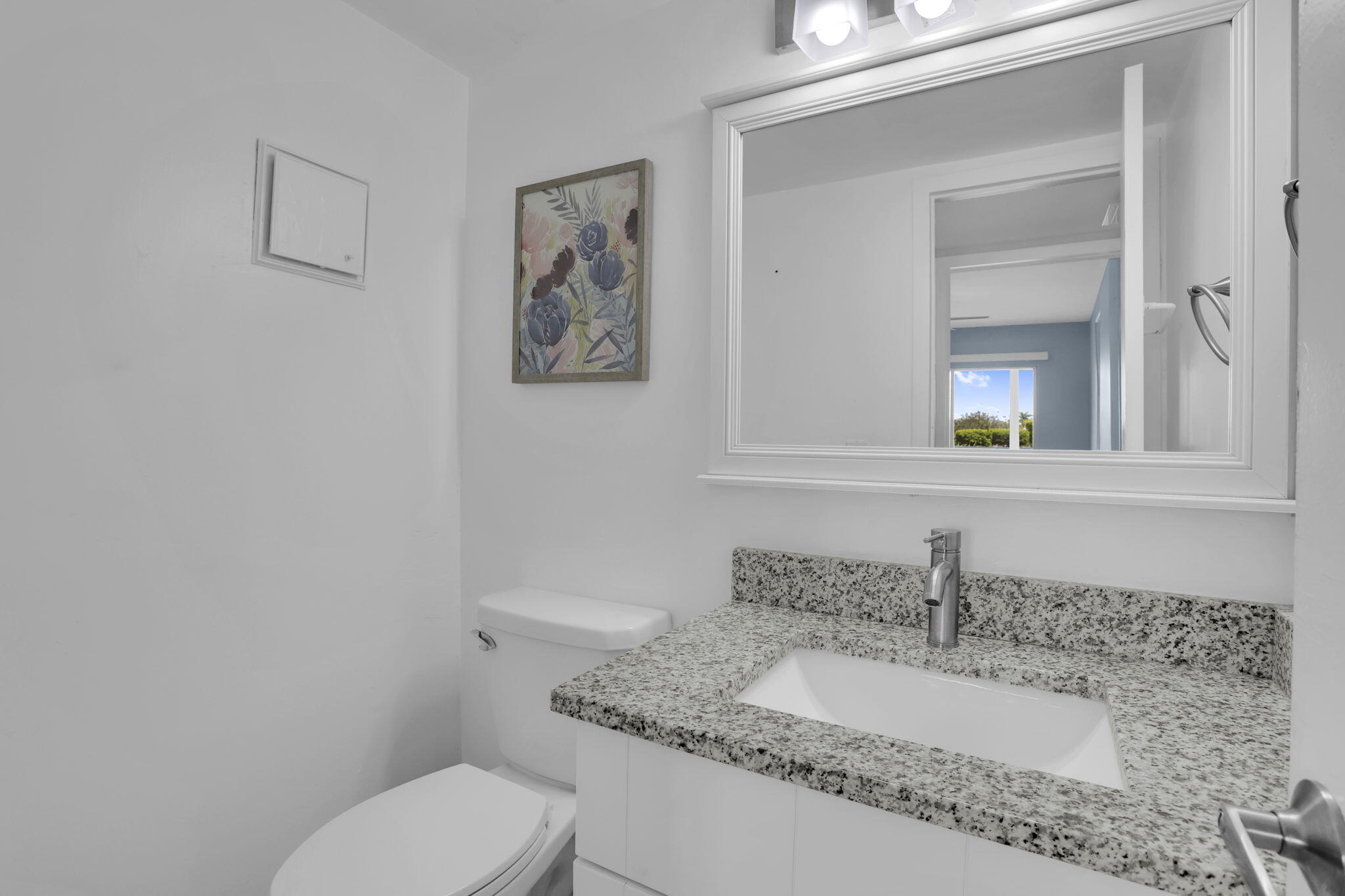 2070 Exeter Boca Raton, FL 33434 - Photo 13 of 21 16-web-or-mls-0E2A1570