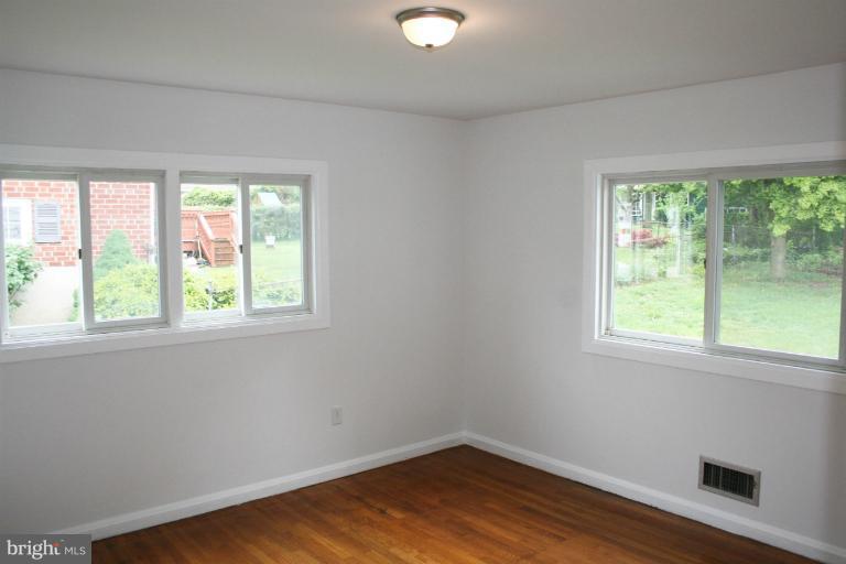 212 Quaker Ridge Road Lutherville-Timonium, MD 21093 - Photo 7 of 28 Bedroom 2