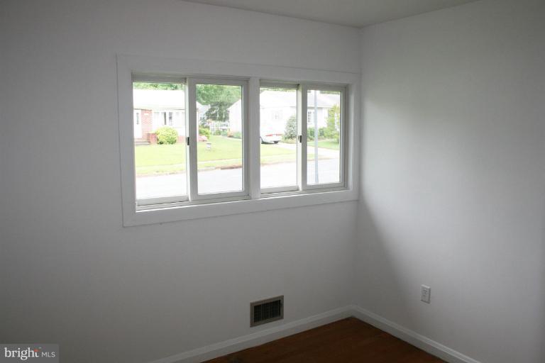 212 Quaker Ridge Road Lutherville-Timonium, MD 21093 - Photo 8 of 28 Bedroom 2