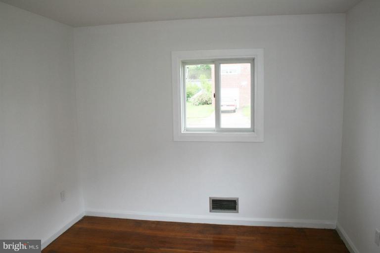 212 Quaker Ridge Road Lutherville-Timonium, MD 21093 - Photo 9 of 28 Bedroom 3