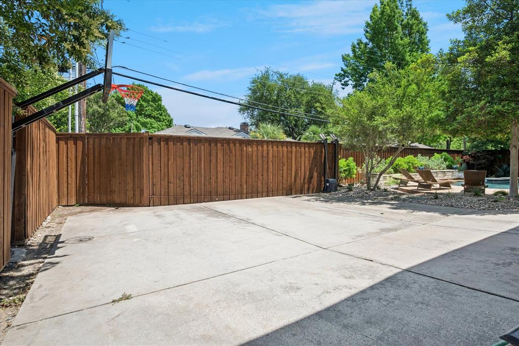 12034 Drujon Lane Dallas, TX 75244 - Photo 33 of 37