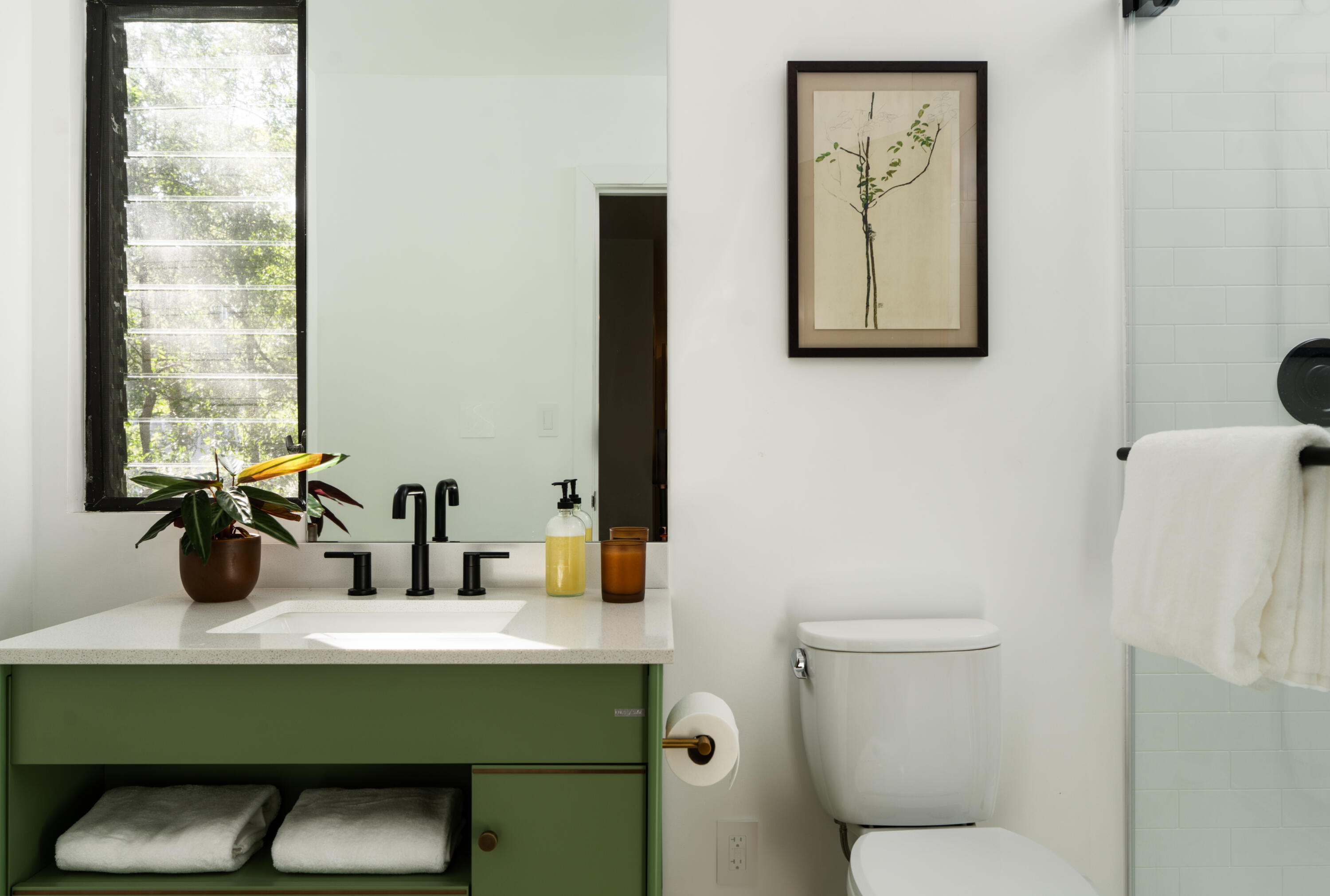 1512 Hillcrest Road Santa Barbara, CA 93103 - Photo 42 of 53 Bathroom 2