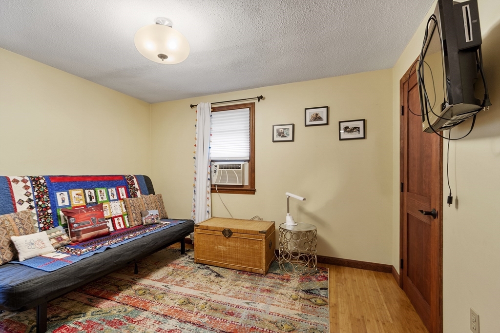 378 Pelham Road Dracut, MA 01826 - Photo 28 of 38