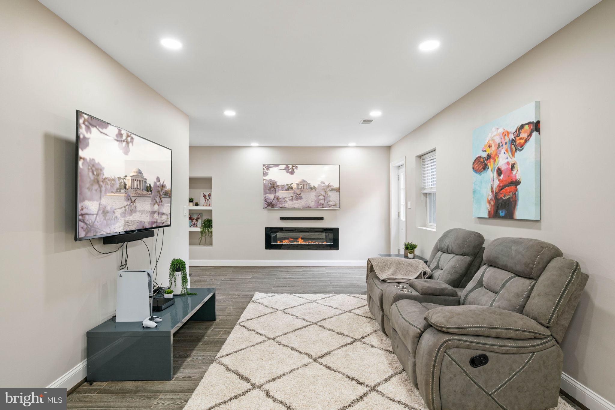6555 Davis Ford Road Manassas, VA 20111 - Photo 45 of 59 Electric Fireplace