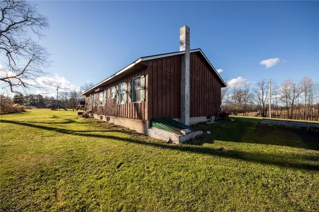 $275,000 | 268 Armstrong Road, Plainfield, NY 13491