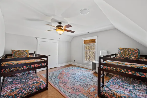 $1,100,000 | 430 Pkwy N Road, Mill Spring, NC 28756