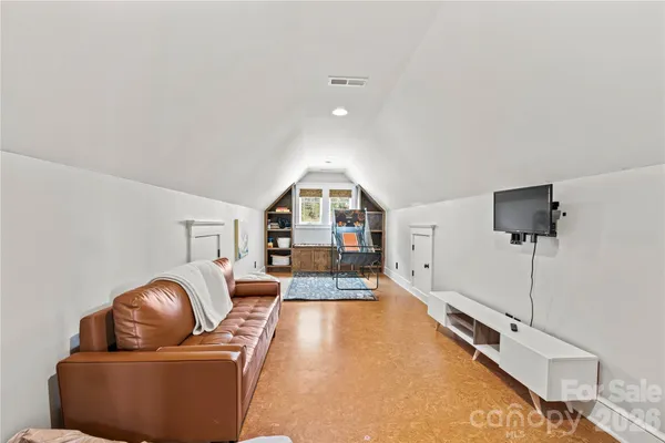 $1,100,000 | 430 Pkwy N Road, Mill Spring, NC 28756