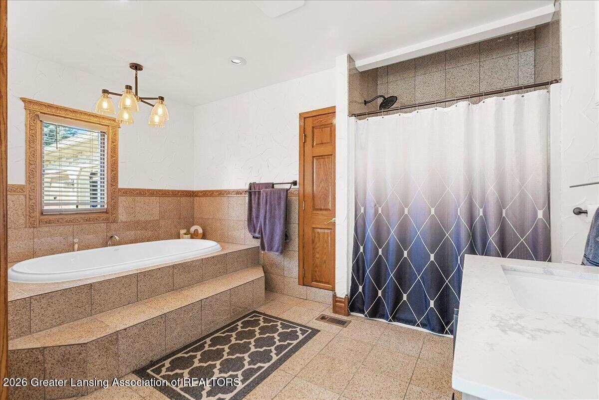 1300 South Canal Road Lansing, MI 48917 - Photo 25 of 53 44-Media Jett -26