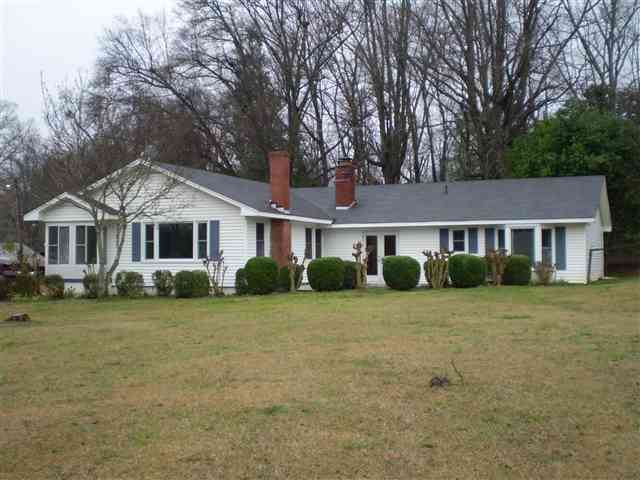208 State Rd S-42-729 Wellford, SC 29385 - Photo 1 of 24 Gallery Image 1
