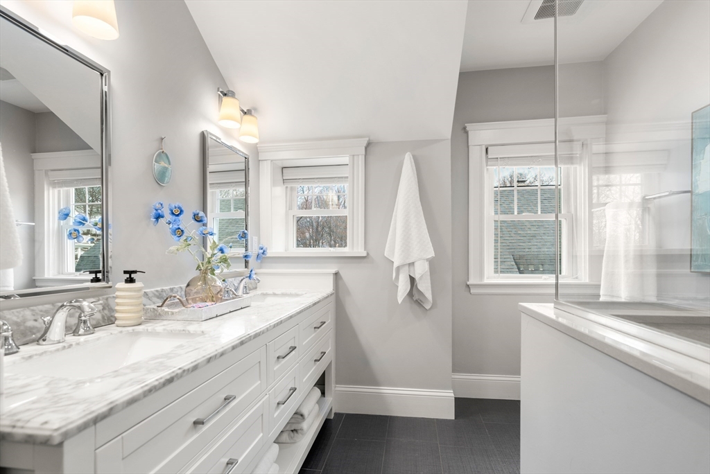 20 Manthorne Road, Unit 2 Boston, MA 02132 - Photo 25 of 36