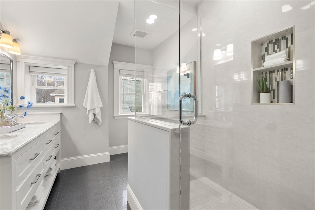 20 Manthorne Road, Unit 2 Boston, MA 02132 - Photo 26 of 36