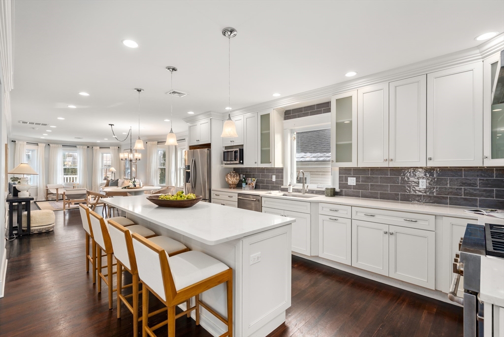 20 Manthorne Road, Unit 2 Boston, MA 02132 - Photo 4 of 36