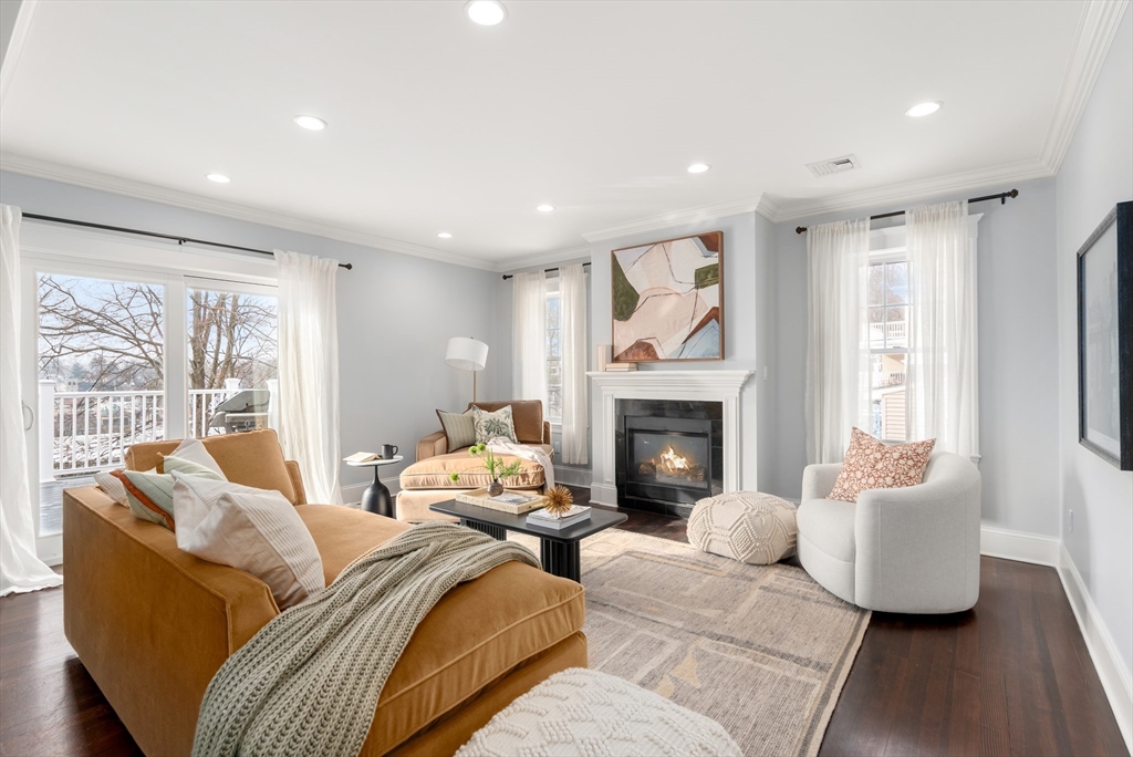 20 Manthorne Road, Unit 2 Boston, MA 02132 - Photo 9 of 36