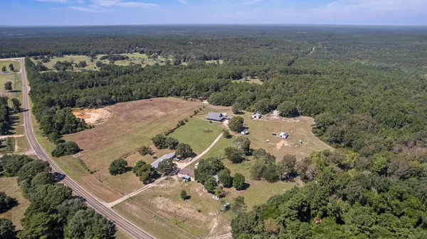 $659,900 | 825 Recreational Road 255, Colmesneil, TX 75938