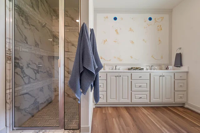 a view of entryway with wooden floor