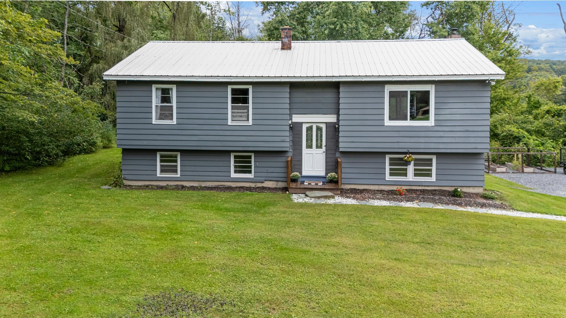 189 Dutton District Road Springfield, VT 05156 - Photo 1 of 34 Gallery Image 1