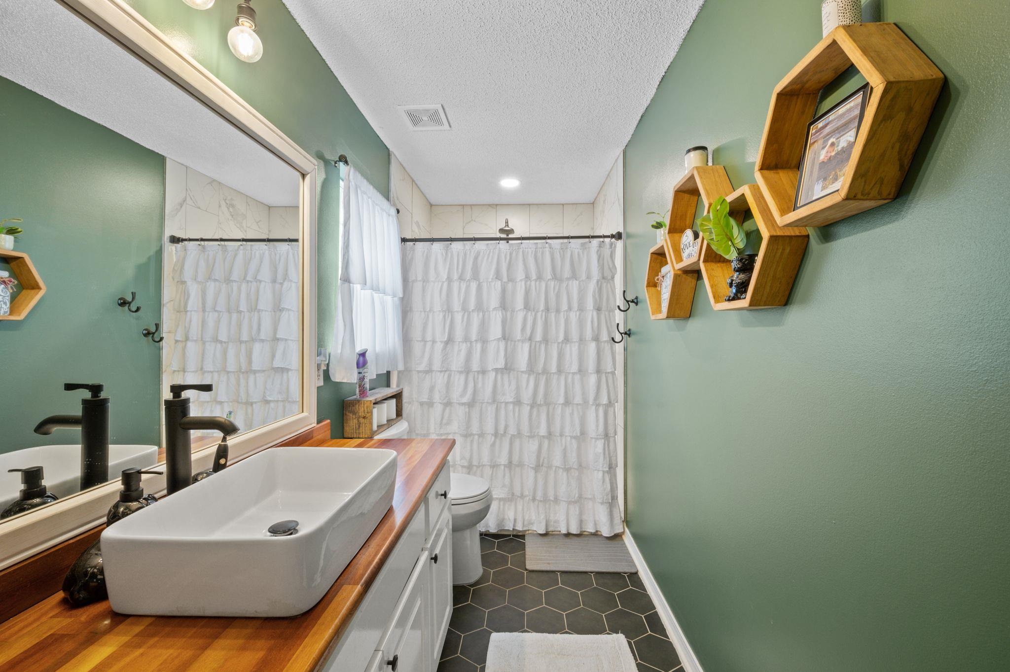 15747 Dogwood Road Bay Minette, AL 36507 - Photo 24 of 43 Bathroom