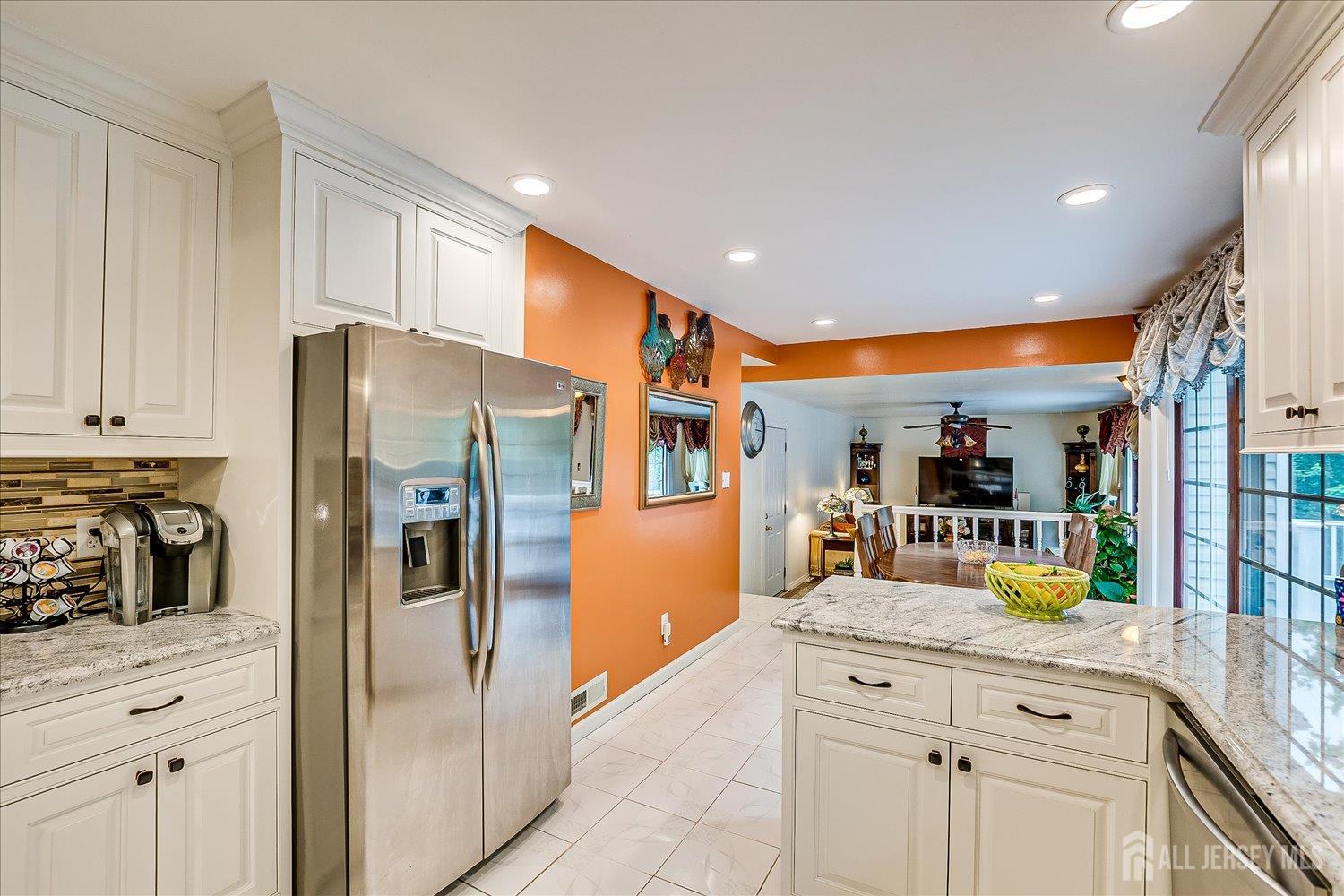 10 Dellview Drive Edison, NJ 08820 - Photo 13 of 50