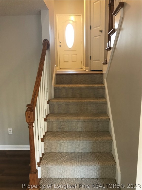908 Bramblegate Road Hope Mills, NC 28348 - Photo 6 of 30 Gallery Image 6