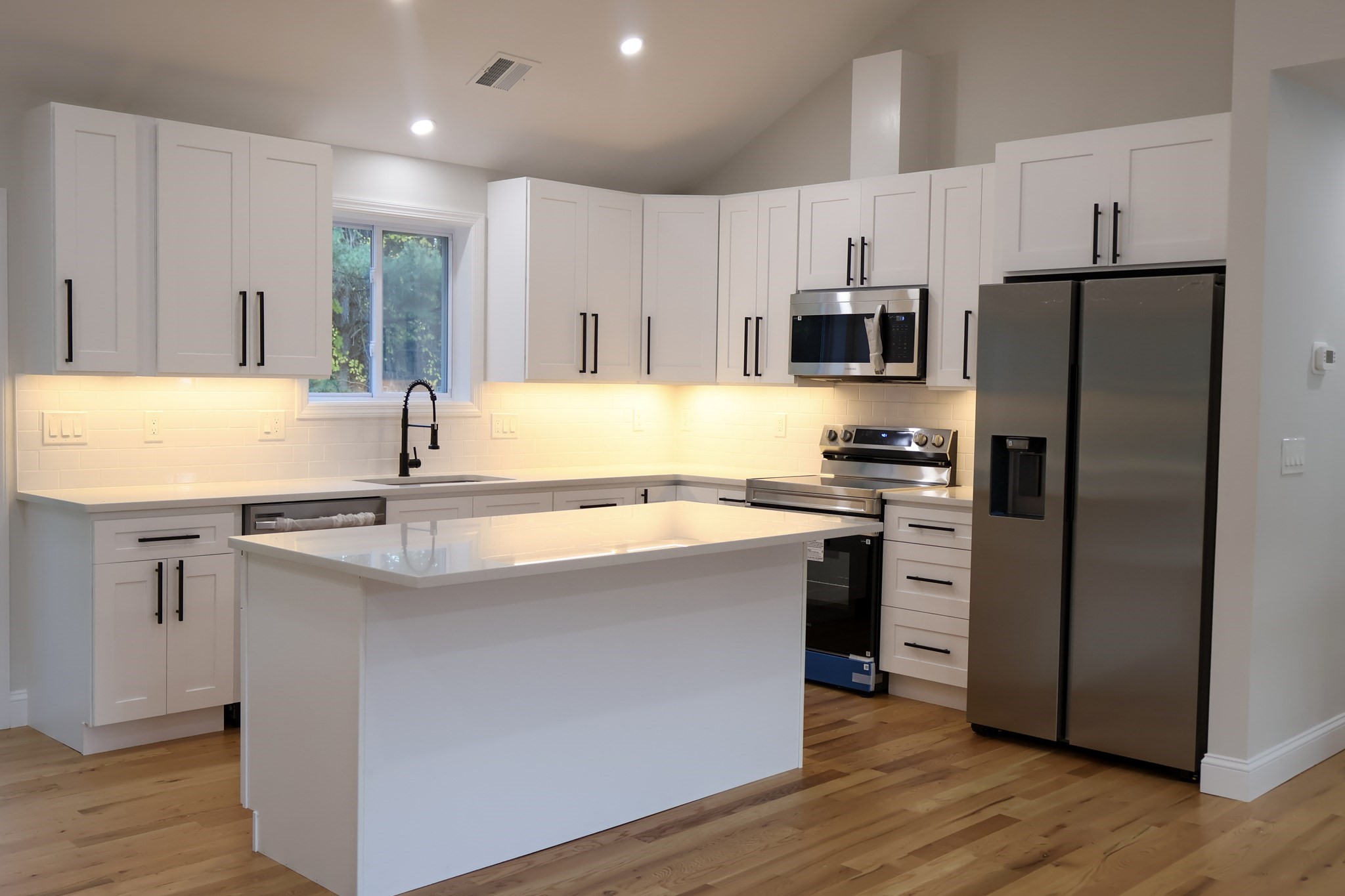 190 Southbridge Road Dudley, MA 01571 - Photo 10 of 33 Gallery Image 10